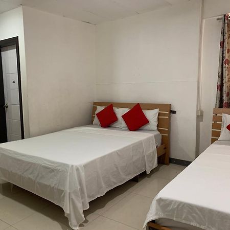 Lucky Hotel Manille Extérieur photo